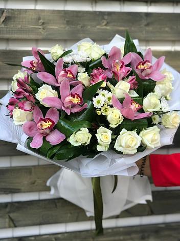 Букет цветов из: Розы и Хризантемы в Харабали
