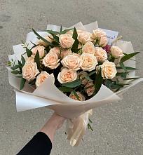 Букет Кремовые розы Латте в Харабали