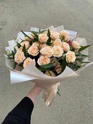 Букет Кремовые розы Латте в Харабали